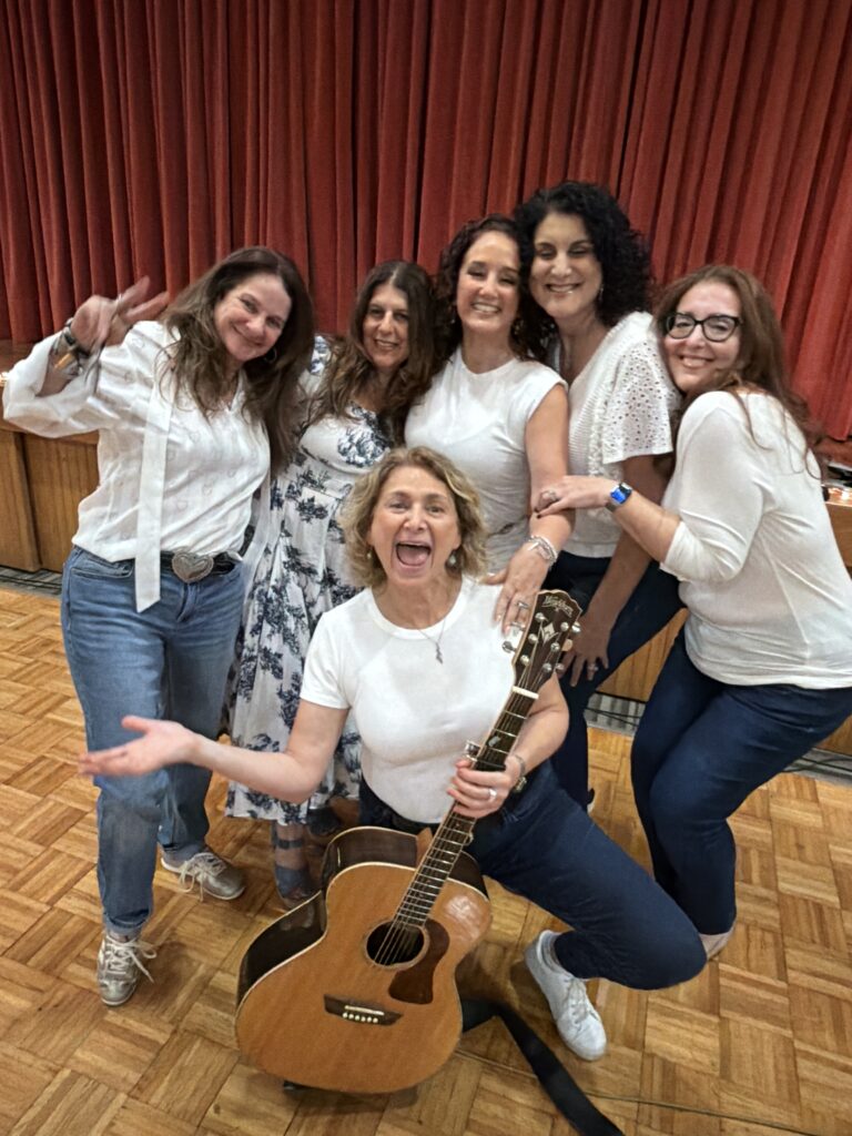 The Soulmates choir performing during Shabbat service at Neshamah Institute in Boca Raton