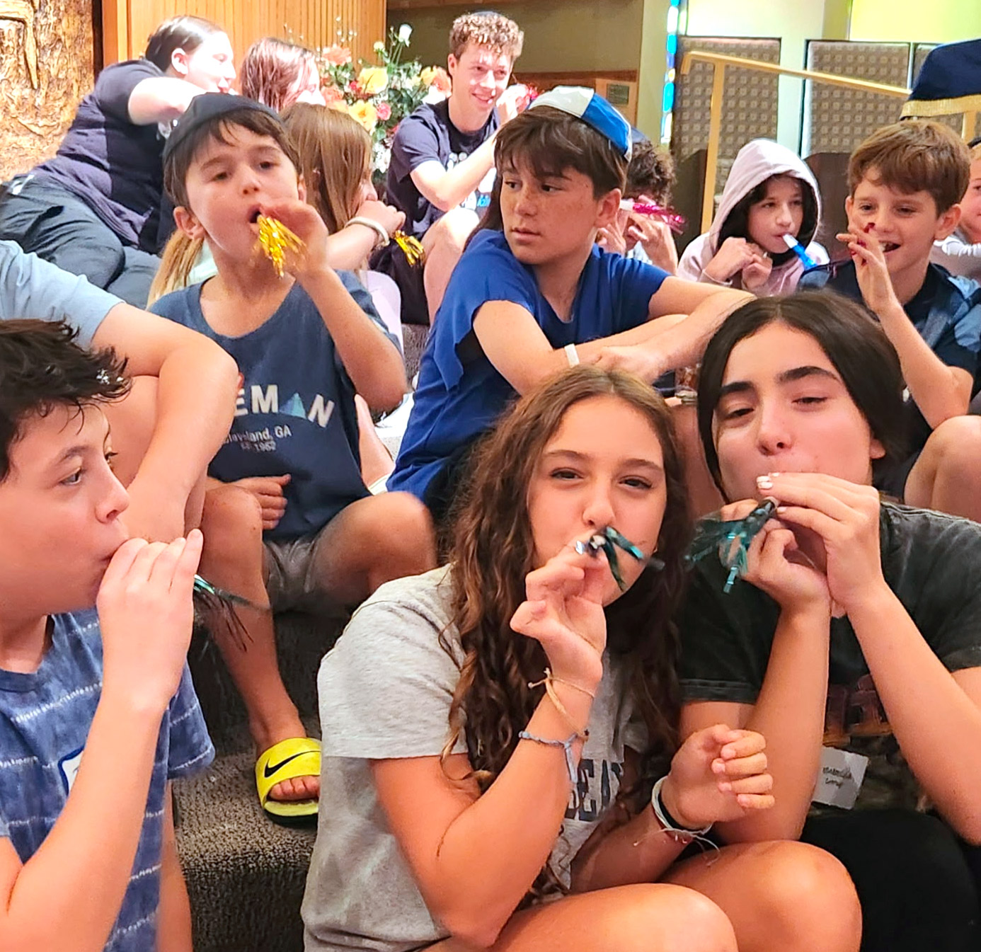 Child learning at Neshamah’s online Hebrew school via live Zoom class, niboca.org